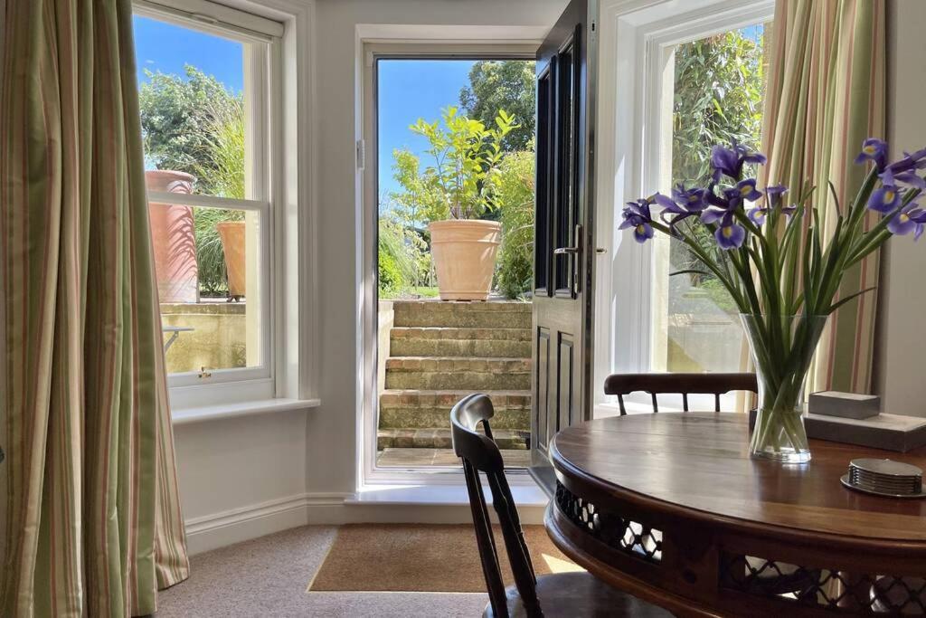 Lavender Apartment - Spacious Apartment Close To The Beach Deal Exterior foto