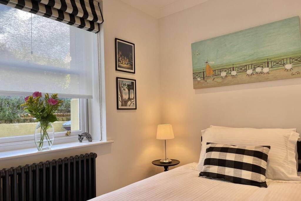 Lavender Apartment - Spacious Apartment Close To The Beach Deal Exterior foto
