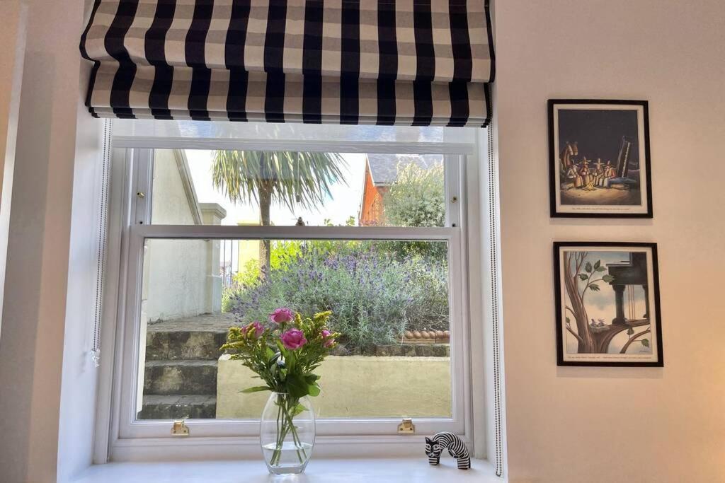 Lavender Apartment - Spacious Apartment Close To The Beach Deal Exterior foto